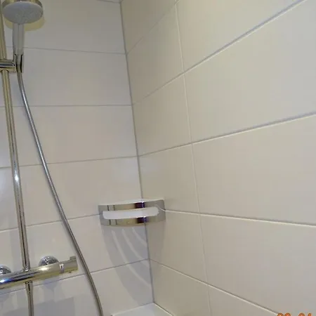 With 1 Bedroom * Lobbe